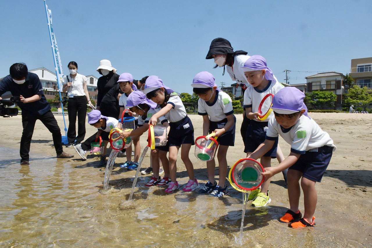 5月24日ヒラメ稚魚放流